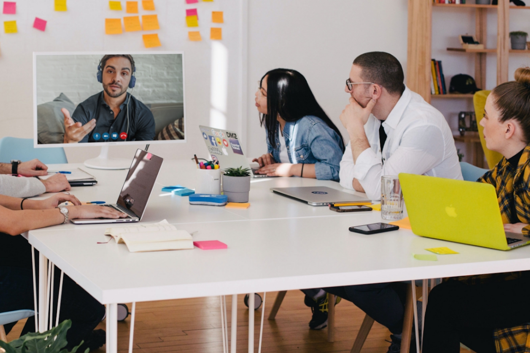 Group of E-Commerce Professionals in Zoom Meeting